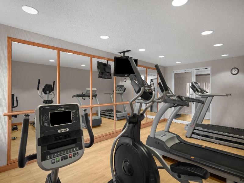 La Quinta Inn Milwaukee Airport/Oak Creek image