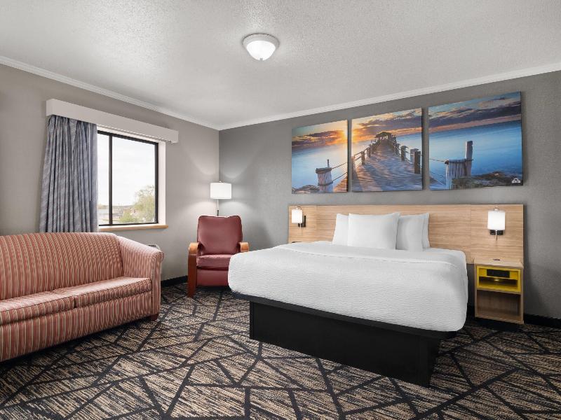 La Quinta Inn Milwaukee Airport/Oak Creek image