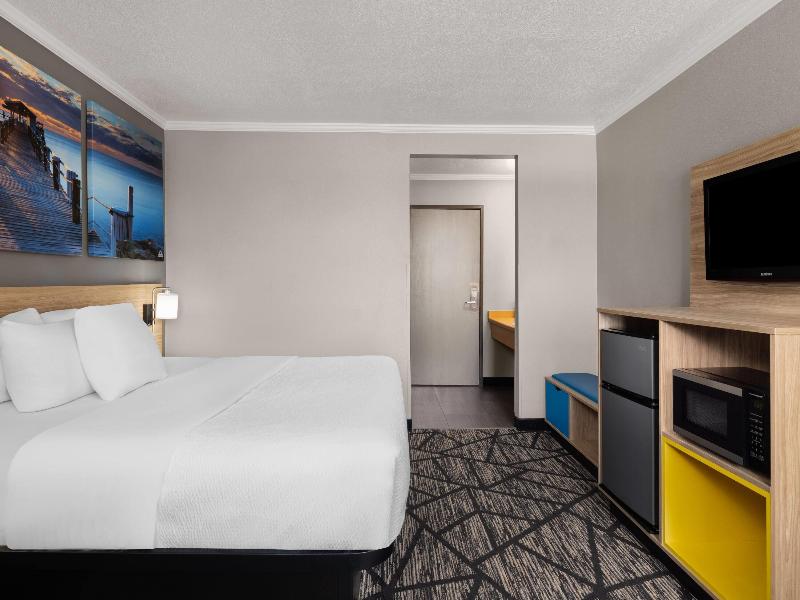 La Quinta Inn Milwaukee Airport/Oak Creek image