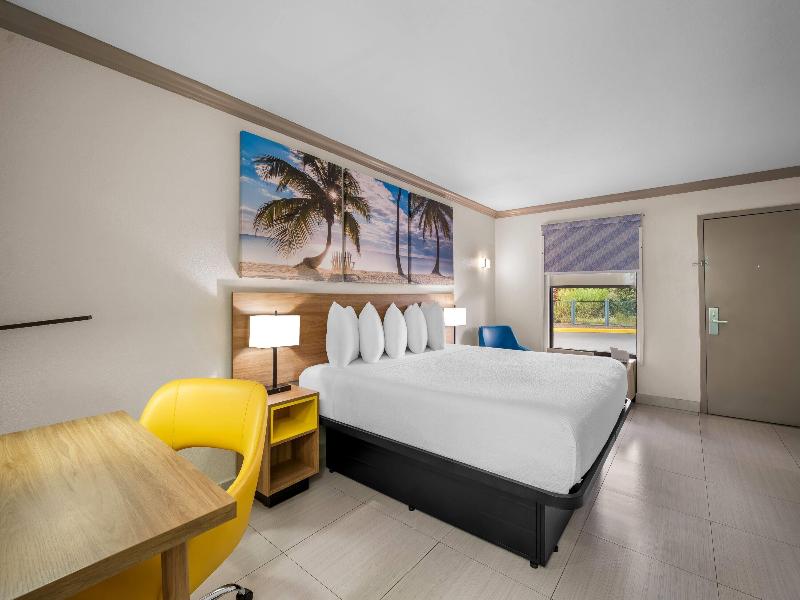 Days Inn by Wyndham Florida City image