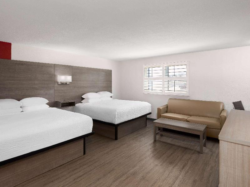 Ramada by Wyndham Medford Airport North image