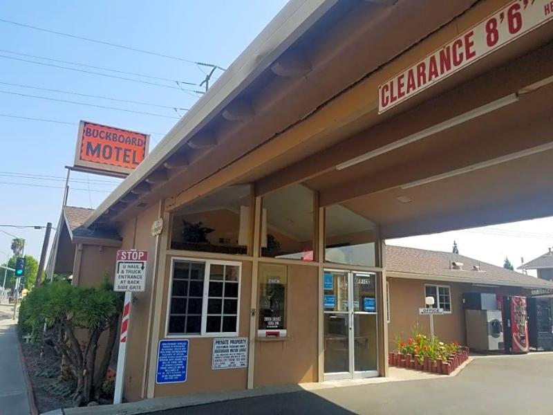 Buckboard Motor Lodge