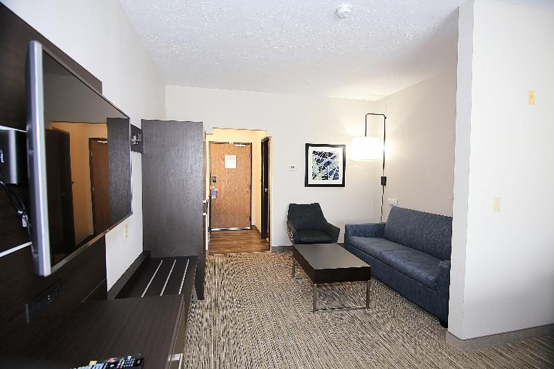 Holiday Inn Express Hotel & Suites Ashland image