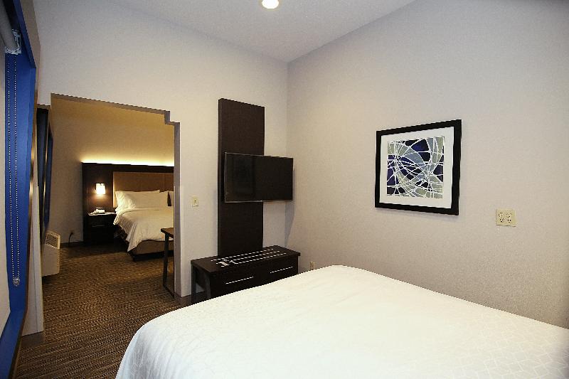 Holiday Inn Express Hotel & Suites Ashland image