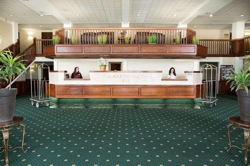 Rogue Regency Inn & Suites