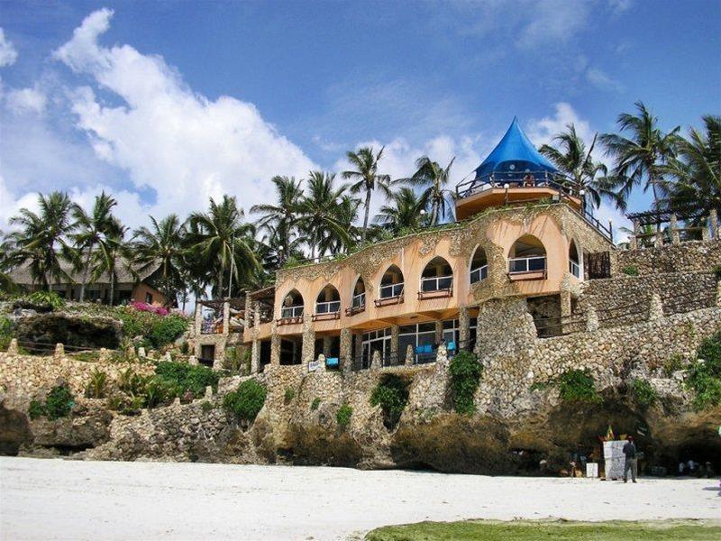Bahari Beach Club — main photo