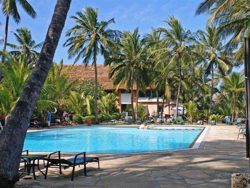 Bahari Beach Club — photo 3