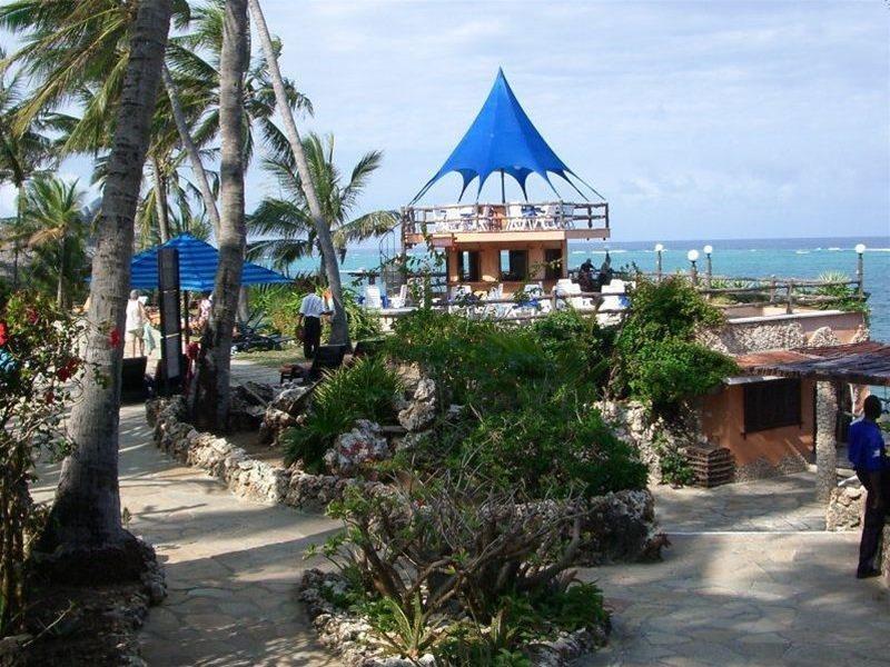 Bahari Beach Club — photo 5