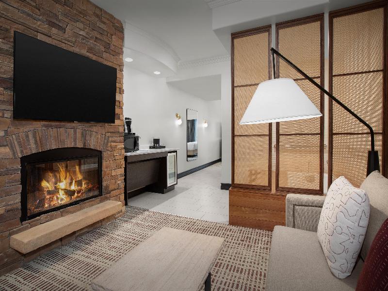 Bellasera Hotel & Suites Paso Robles, Tapestry image