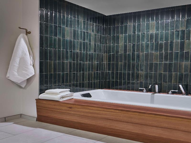 Bellasera Hotel & Suites Paso Robles, Tapestry image