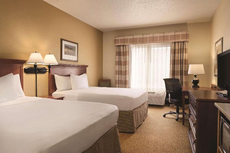 Country InnSuites Mankato And Conference Center Mn image