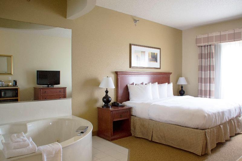 Country InnSuites Mankato And Conference Center Mn image