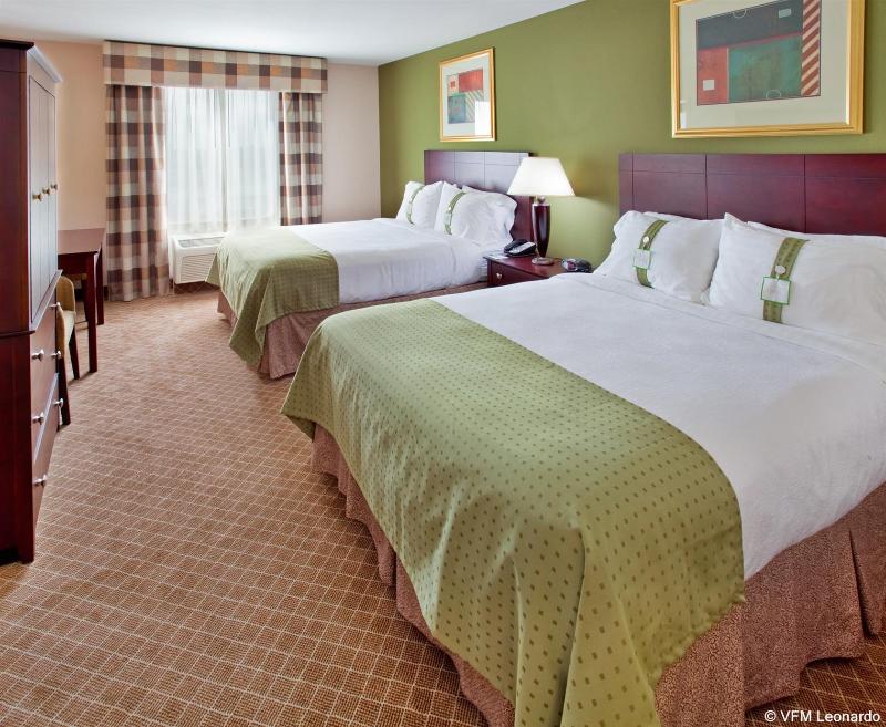 Holiday Inn Kansas City Airport photo 15