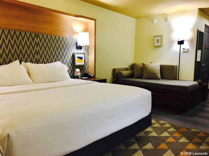 Holiday Inn Kansas City Airport photo 21