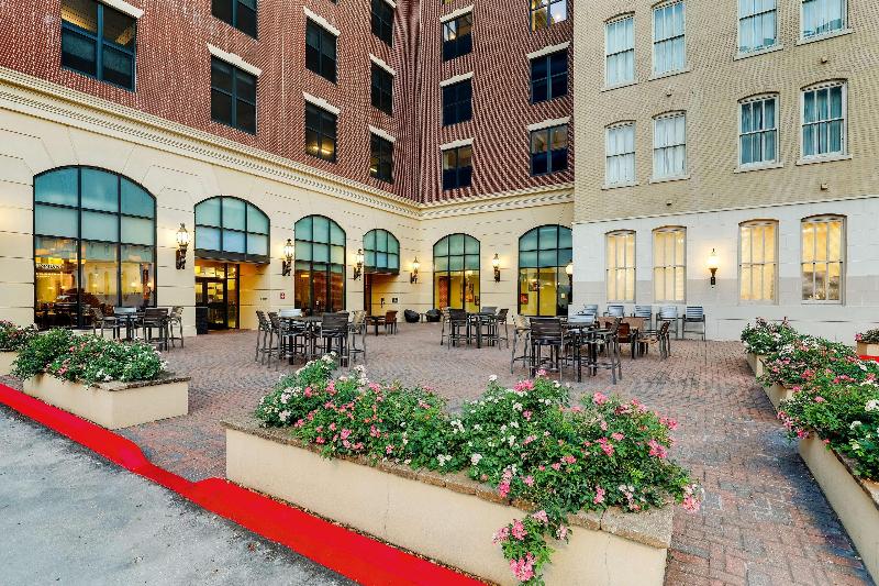 Drury Inn & Suites New Orleans image