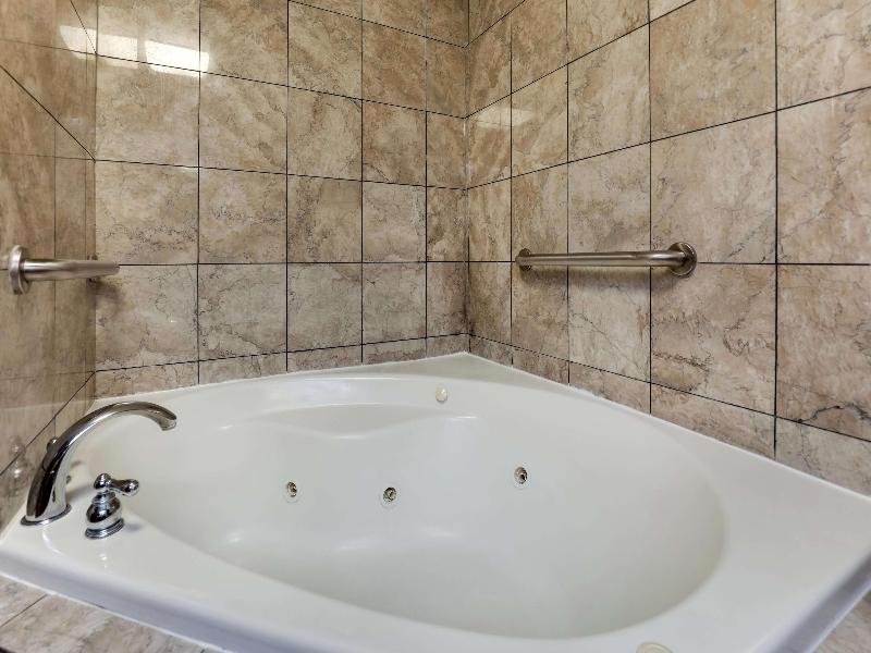 Drury Inn & Suites New Orleans image