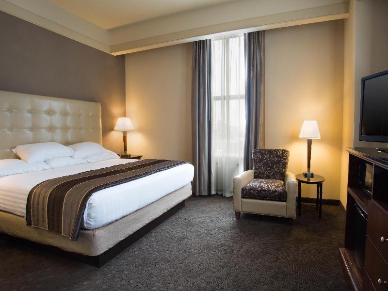 Drury Inn & Suites New Orleans image