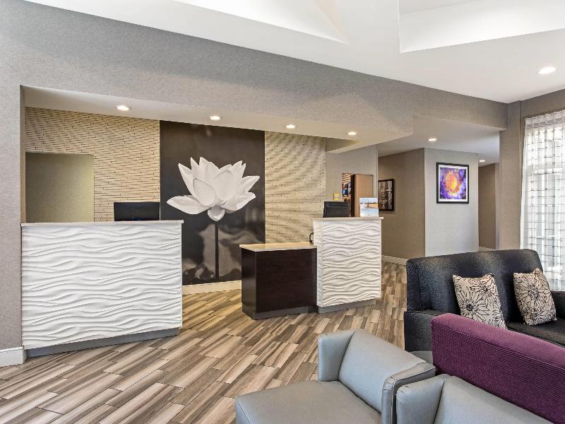 La Quinta Inn & Suites Orlando Airport North image