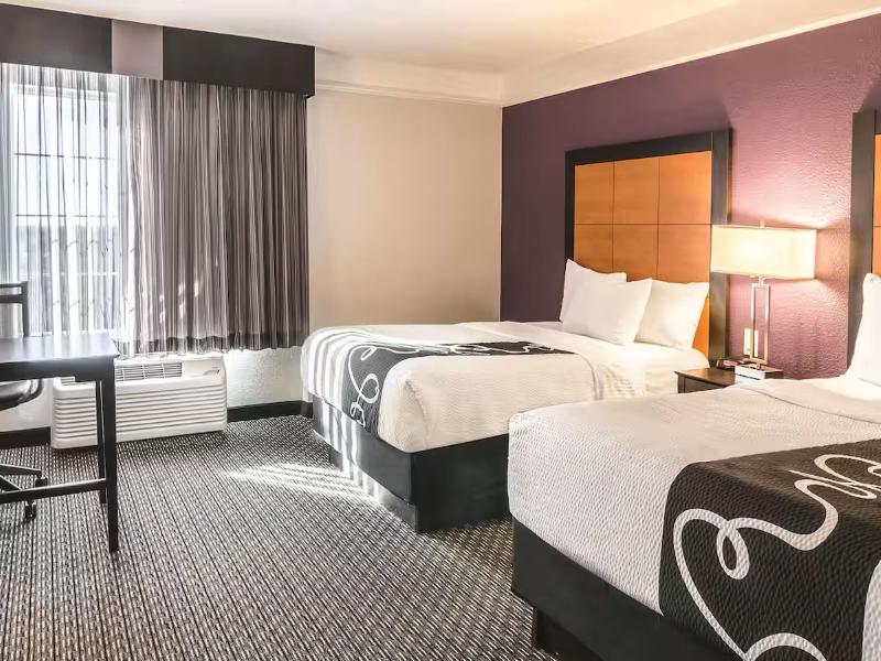 La Quinta Inn & Suites Orlando Airport North image