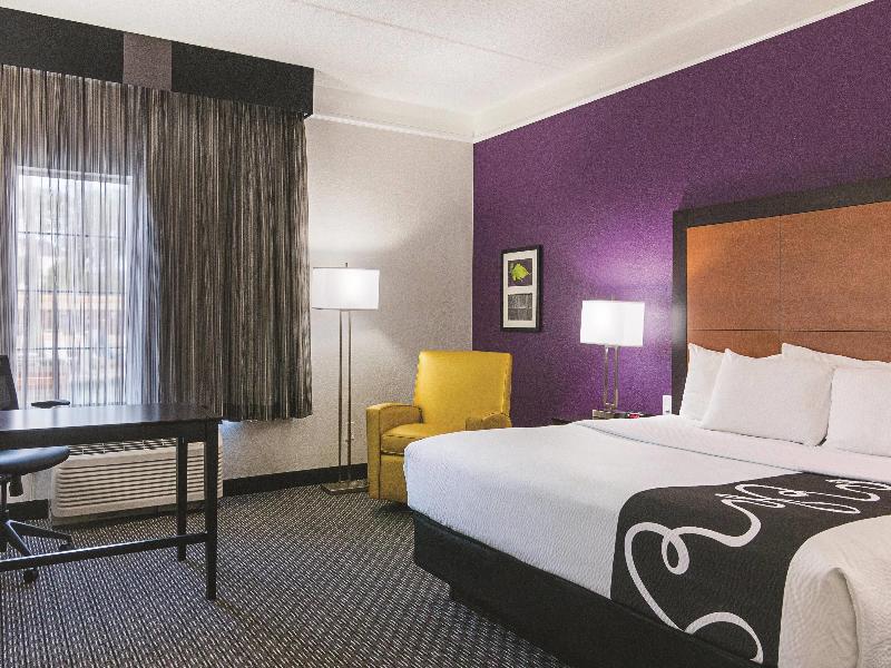 La Quinta Inn & Suites Orlando Airport North image