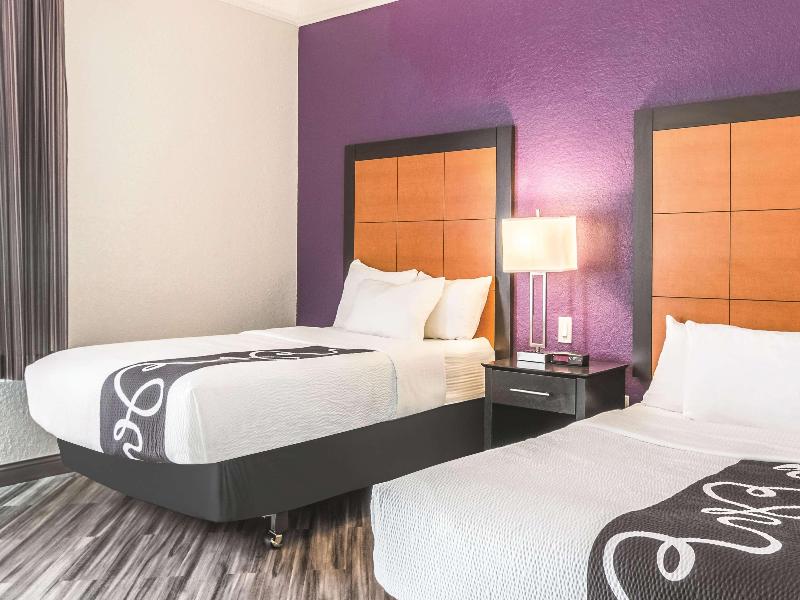 La Quinta Inn & Suites Orlando Airport North image