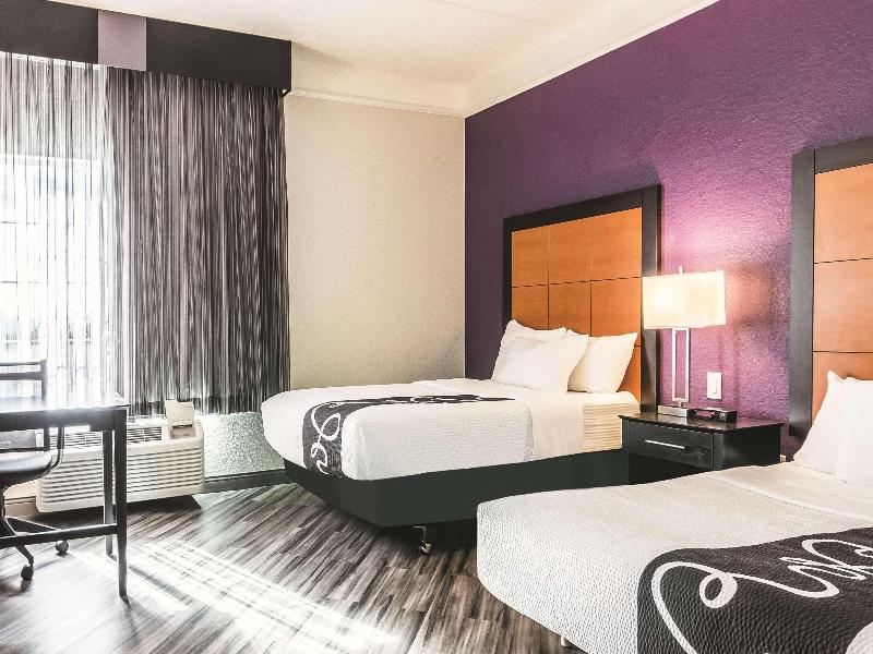 La Quinta Inn & Suites Orlando Airport North image