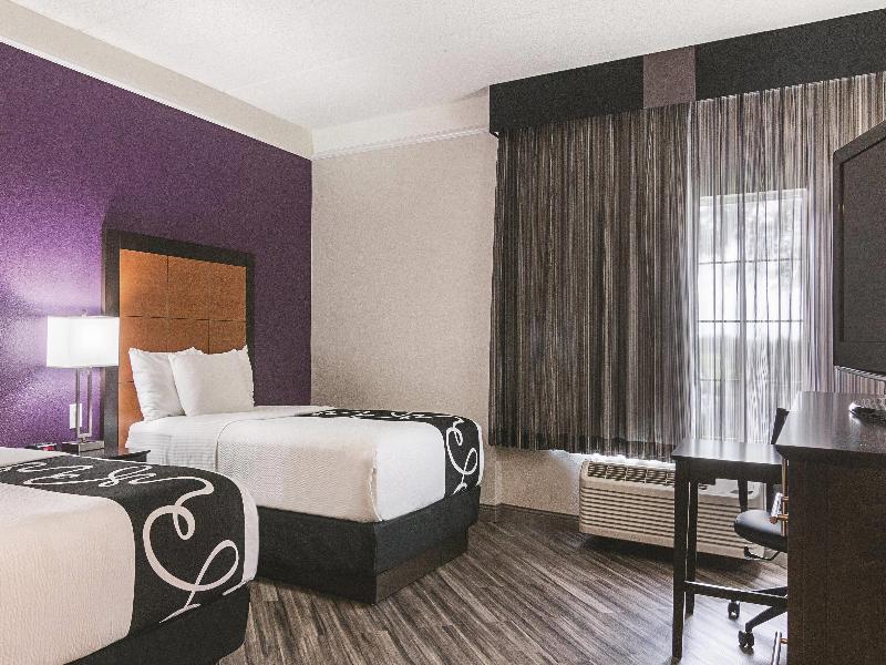 La Quinta Inn & Suites Orlando Airport North image