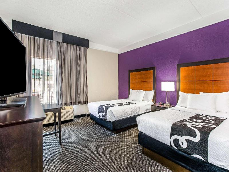 La Quinta Inn & Suites Orlando Airport North image