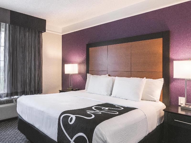 La Quinta Inn & Suites Orlando Airport North image