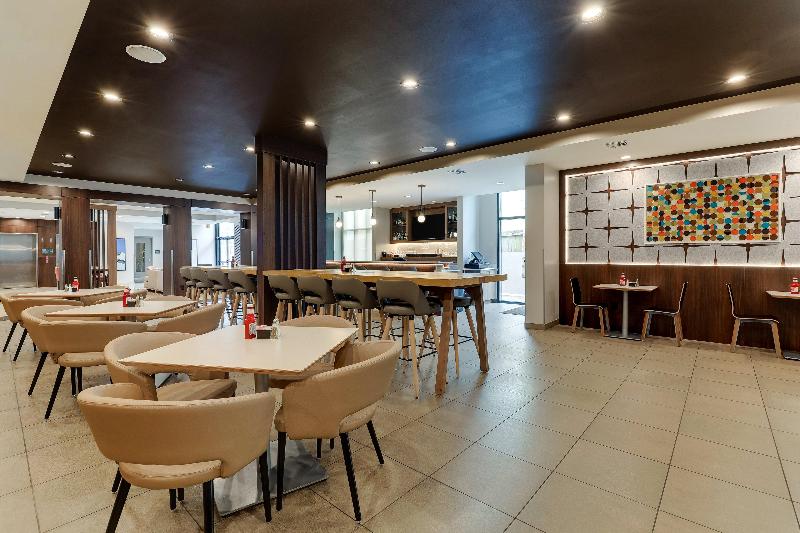 Holiday Inn Mobile - Airport image