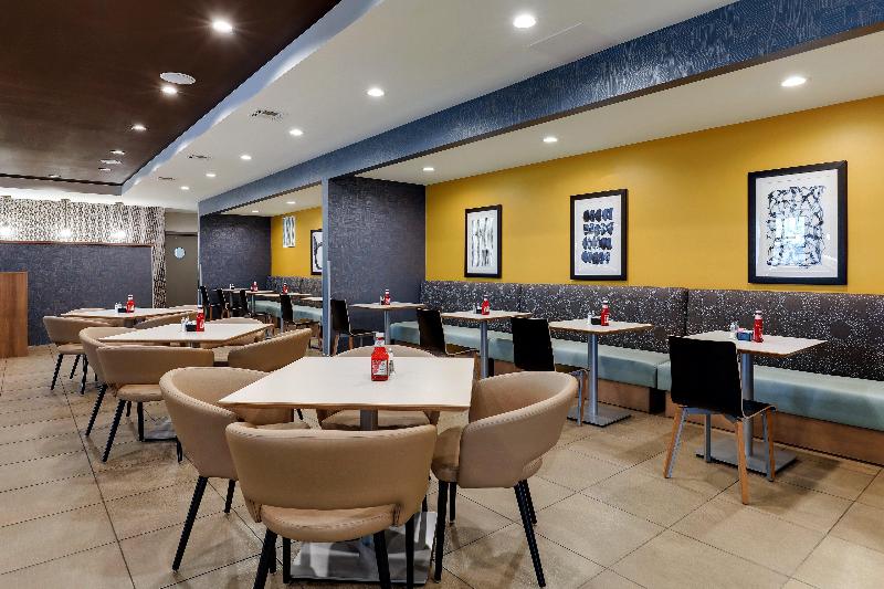 Holiday Inn Mobile - Airport image