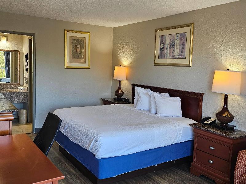 Days Inn by Wyndham Orlando Downtown image