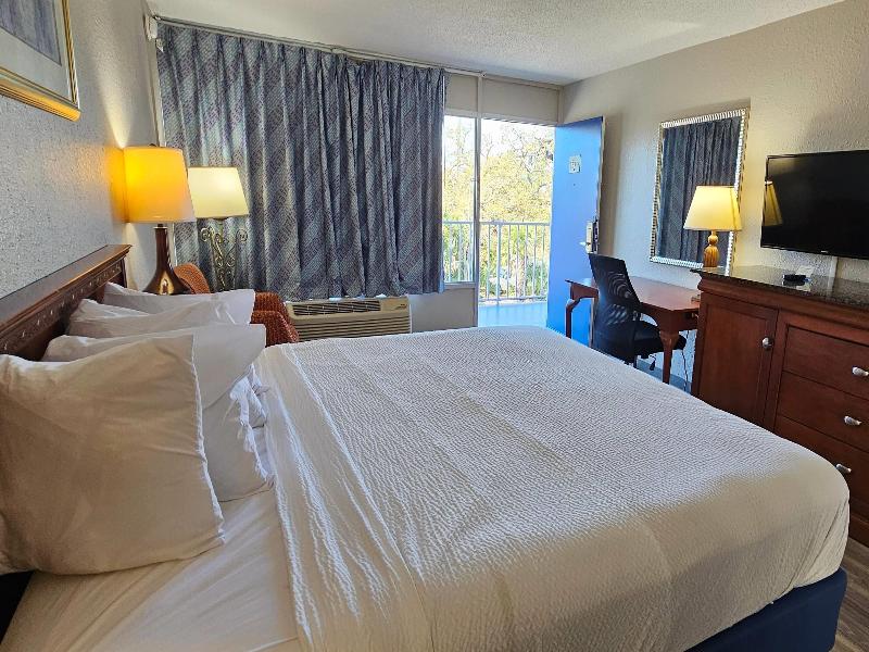 Days Inn by Wyndham Orlando Downtown image
