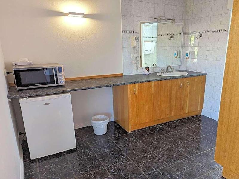 Arkana Motor Inn & Terrace Apartments image