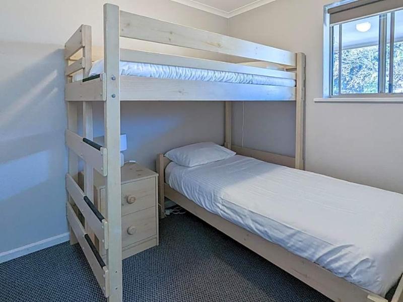 Arkana Motor Inn & Terrace Apartments image