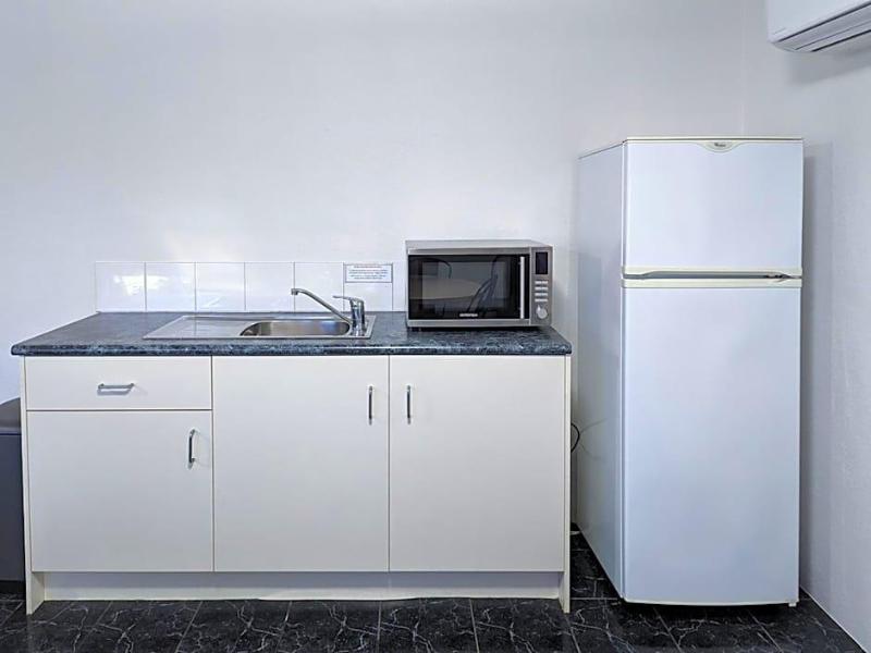 Arkana Motor Inn & Terrace Apartments image