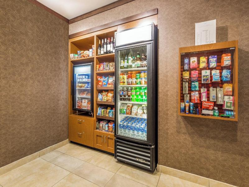 Fairfield Inn & Suites by Marriott Madison East image