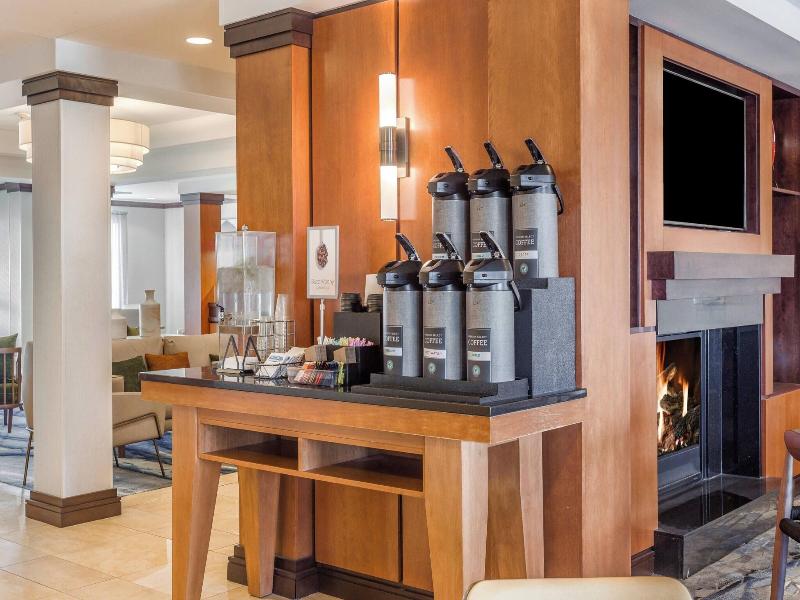 Fairfield Inn & Suites by Marriott Madison East image