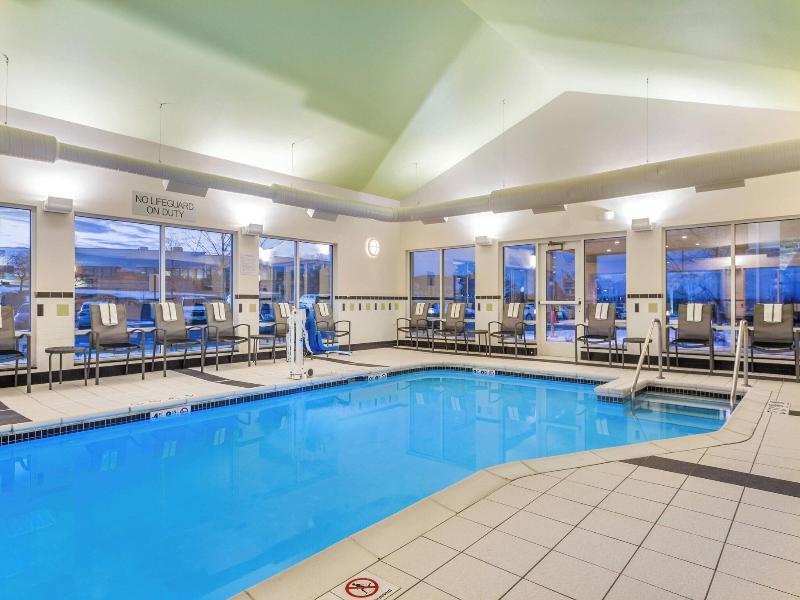 Fairfield Inn & Suites by Marriott Madison East image