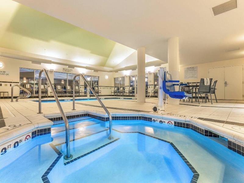Fairfield Inn & Suites by Marriott Madison East image
