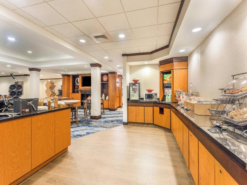 Fairfield Inn & Suites by Marriott Madison East image