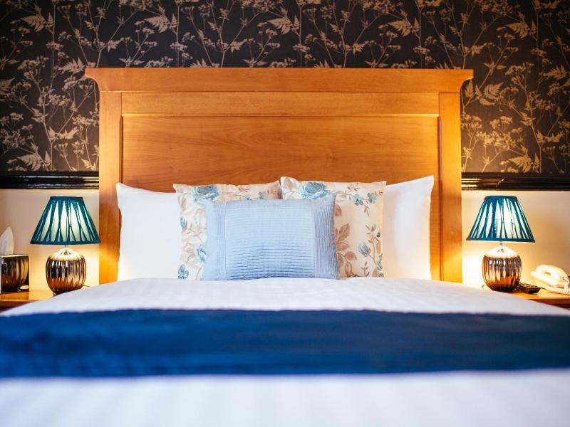 Pymgate Lodge Hotel image