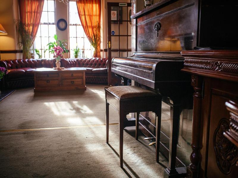 Pymgate Lodge Hotel image