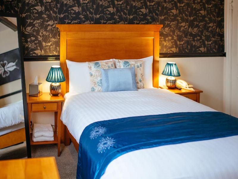 Pymgate Lodge Hotel image