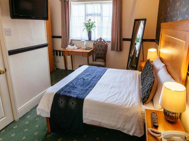 Pymgate Lodge Hotel image