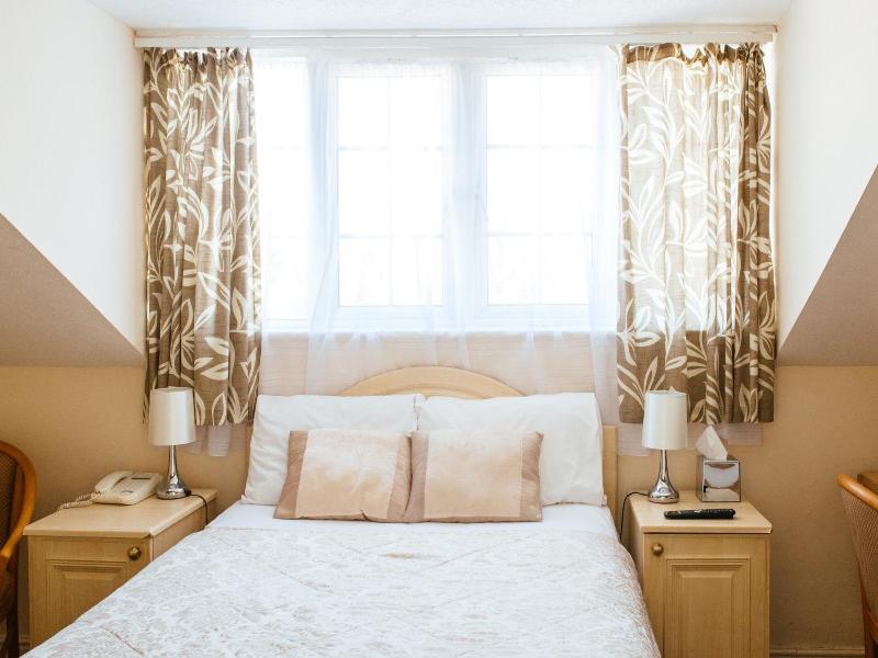 Pymgate Lodge Hotel image