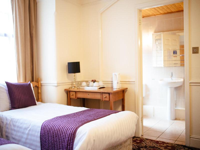 Pymgate Lodge Hotel image