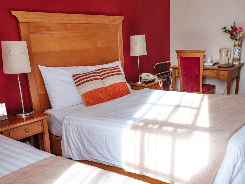 Pymgate Lodge Hotel image