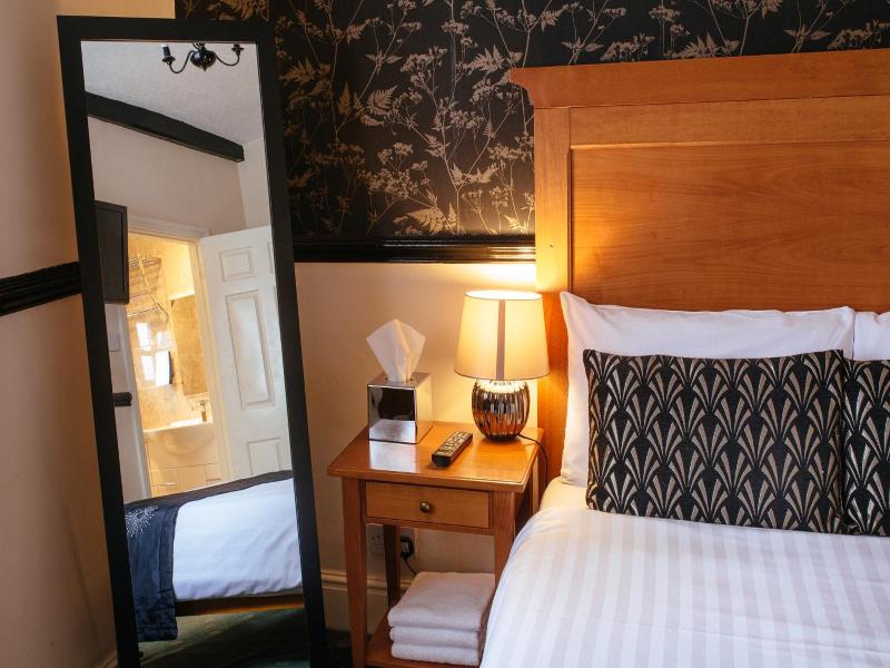 Pymgate Lodge Hotel image