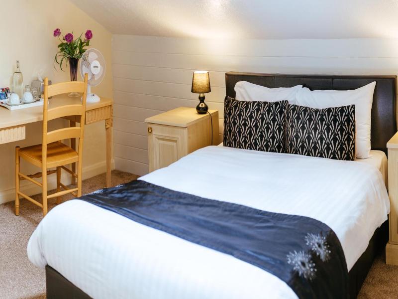 Pymgate Lodge Hotel image